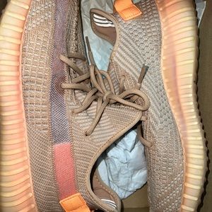 YEEZY BOOST 350 V2
SZ US 12
CLAY/CLAY/CLAY